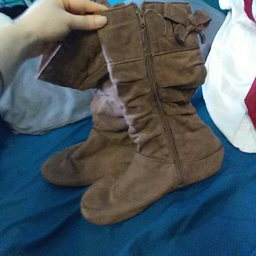 Fake suede baggy boots